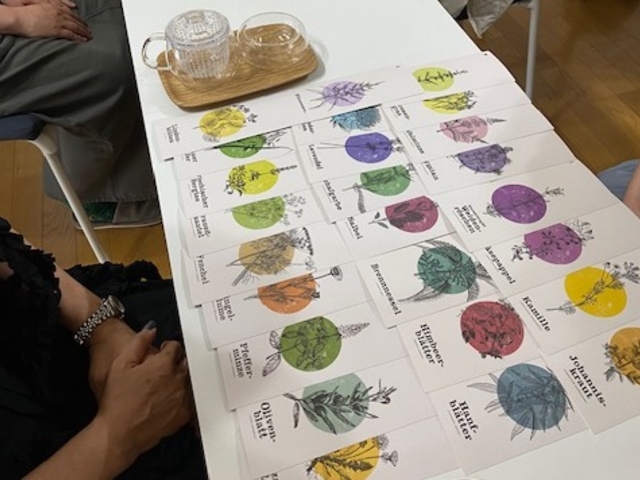 �肢�ƃn�[�u�̗Z���I1day�t�H�[�`�����n�[�o���X�g���i�F��u���ɂ�_���É����f�B�J���n�[�u�X�N�[�� ��{�w�O�Z