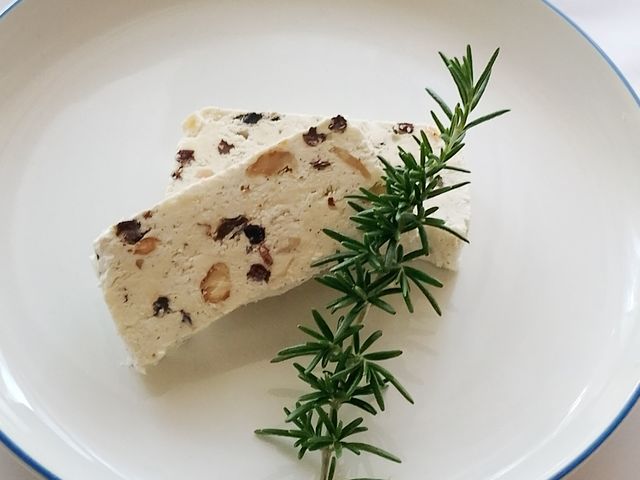 ���L��