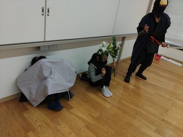 �E��KIDS