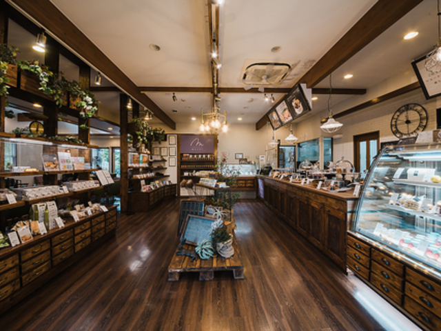 RANMEISYA SWEETS FACTORY CVXC[ct@Ng[̎ʐ^1