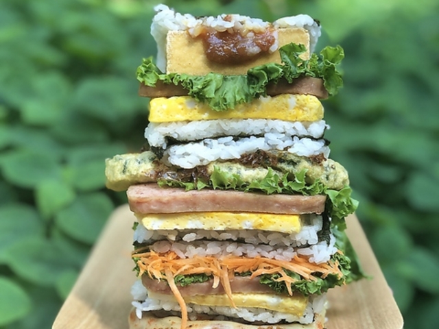 |[N܂ɂX Okinawa Onigiri̎ʐ^1