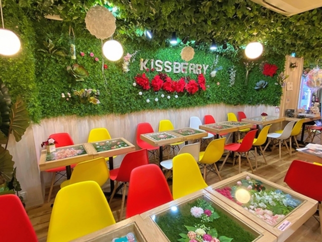 t[JtF KISS BERRY LXx[̎ʐ^1