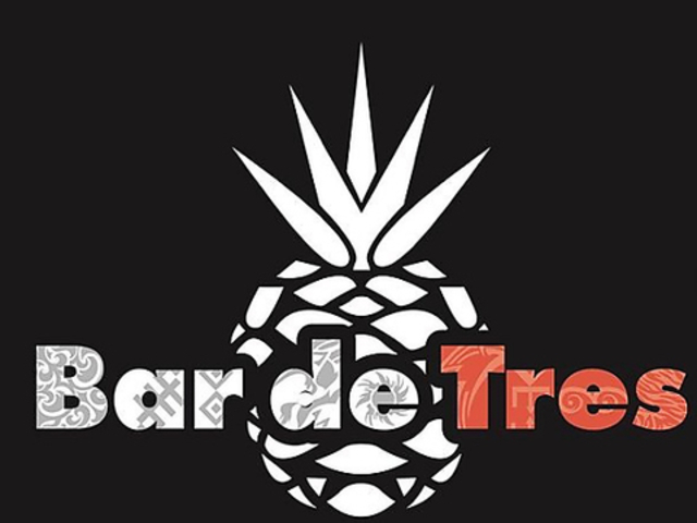 Bar de Tres ofgX̎ʐ^1
