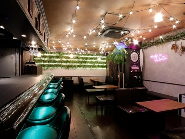 Cafe and Bal No 8 co io[GCgR[ rܐwOX̎ʐ^1