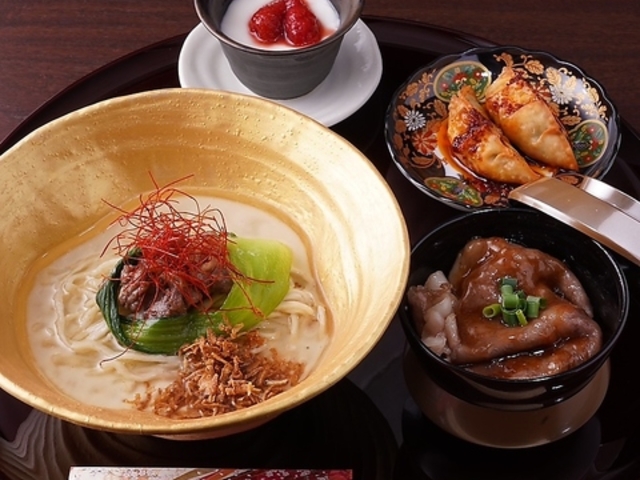 Gyumon Halal Ramen Ikebukuro ����n�������[���� �r�܂̎ʐ^1