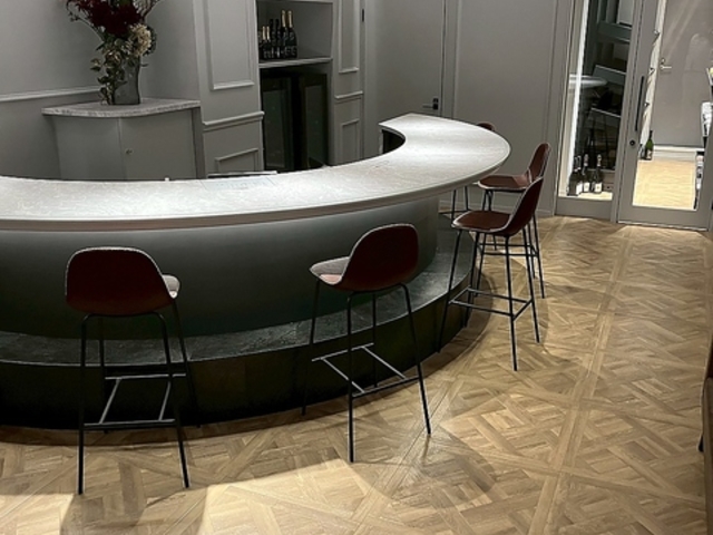 Champagne Salon Aoi �V�����p�[�j���T�����A�I�C�̎ʐ^1