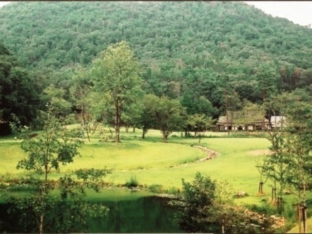 �e���쎩�R��Y�̐X�̎ʐ^1