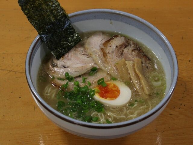 ���̉w���i�X�J�C�j�h�[���_��