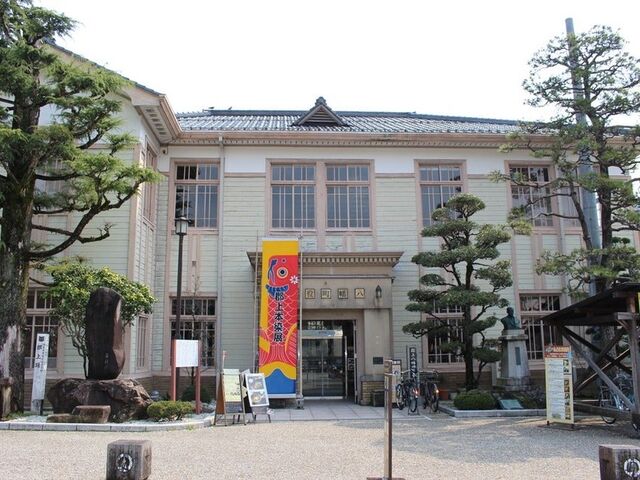 �S�㔪�������ɋL�O�ق̎ʐ^1