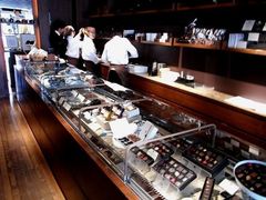 łPIERRE@MARCOLINI@GINZAւ̓eʐ^1