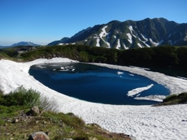 快晴の立山室堂みくりが池_みくりが池