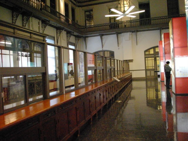 �����̋�s�̑������c���Ă��܂��B���������ł��ꌩ�̉��l����_���{��s�����M�x�X���Z������