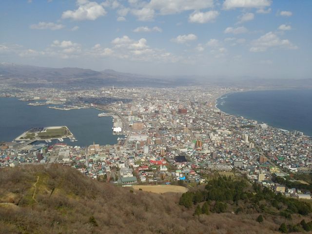 ���Ԃ͈ӊO�Ƌ󂢂Ă��ł��ˁB_���َR