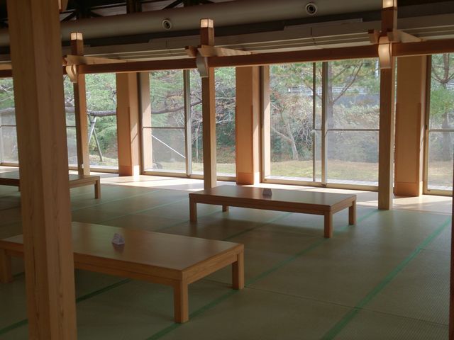 ���l�̓��̋x�e��_���É���