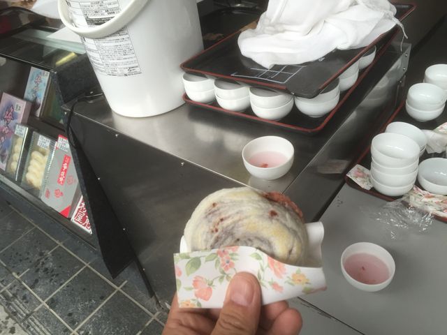 �~���̃T�[�r�X������X��_�~���}��