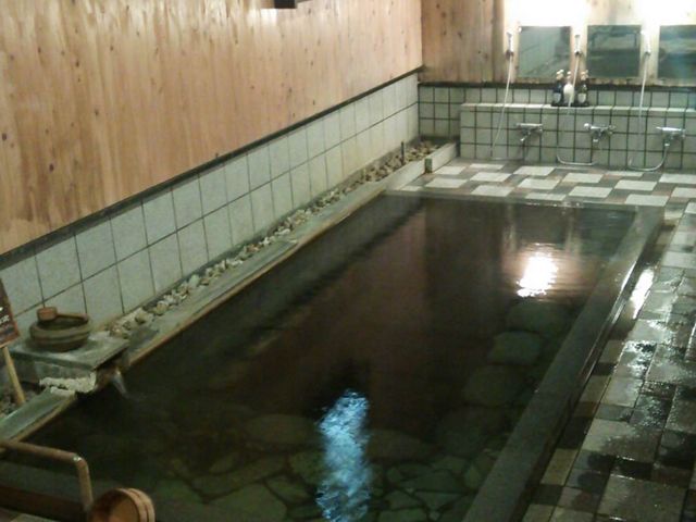 長寿の湯(足元湧出)_岩井温泉
