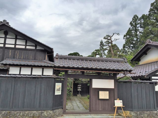 ���ʓ����_���Ɖ��~�����R��