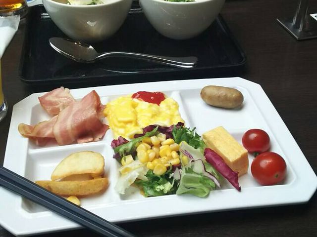 ɂpAX[vAǂAʕȂǂ񂠂܂B
SĂłB_LUXE DINING HAPUNAiNX_CjO nvij