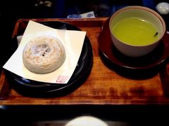 梅ヶ枝餅と日本茶のセット_梅ヶ枝餅