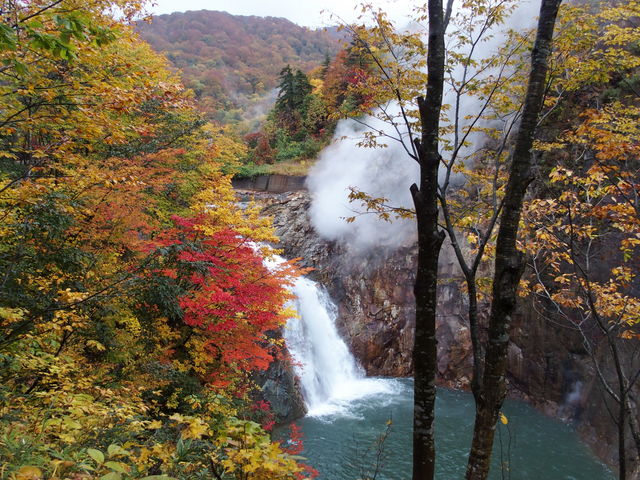 葛根田渓谷の紅葉