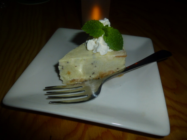 ayukononi�����TIKI BAR TOKYO �`�L�o�[�g�E�L���E �V�ۃr���̓��e�ʐ^1