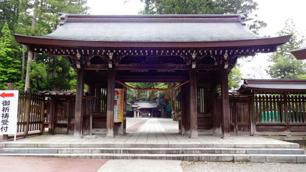 雄山神社(前立社壇)