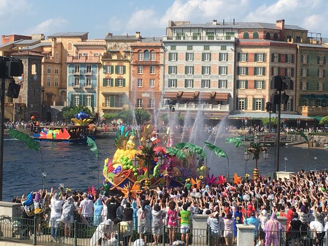 �V���[_�����f�B�Y�j�[�V�[(R)