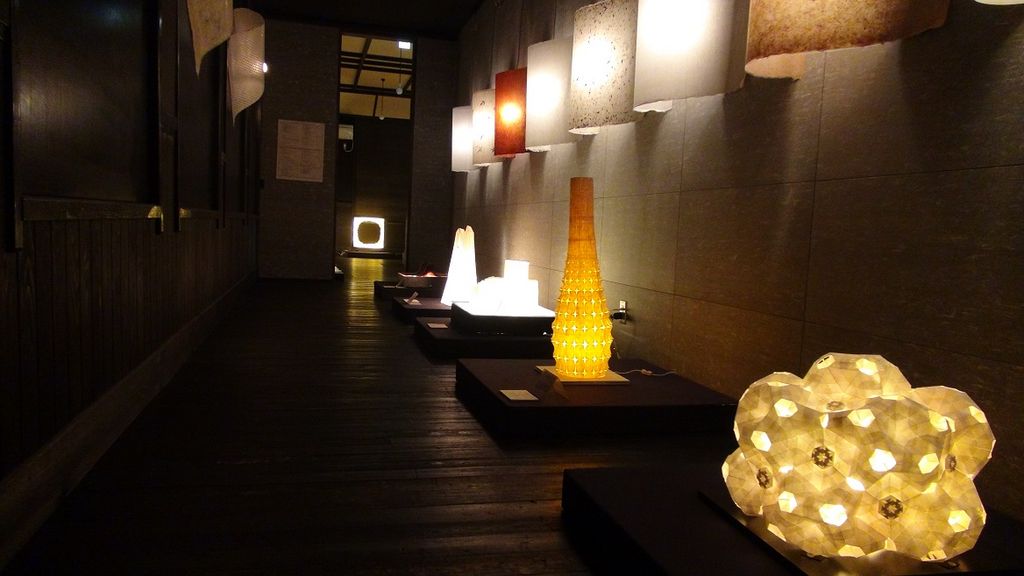 美濃和紙あかりアート館
