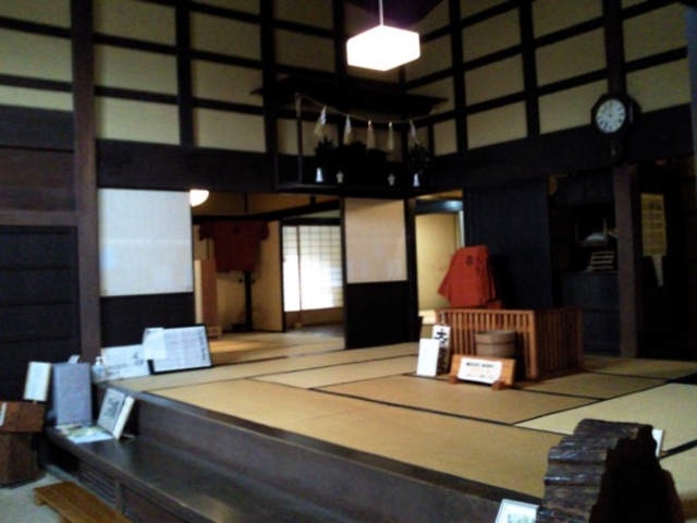 �����@��t�{��