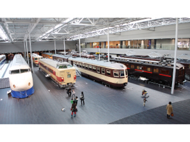 ��������̓d�Ԃ��W�����Ă���̂Ŏʐ^�X�|�b�g�ɂȂ�܂�_���j�A�E�S����