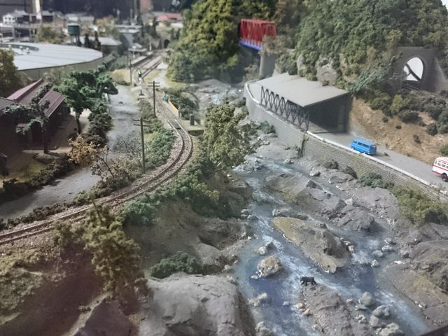 ��ʂ����I�ɍČ�����Ă��܂��B_���ِ̊X�̐�����