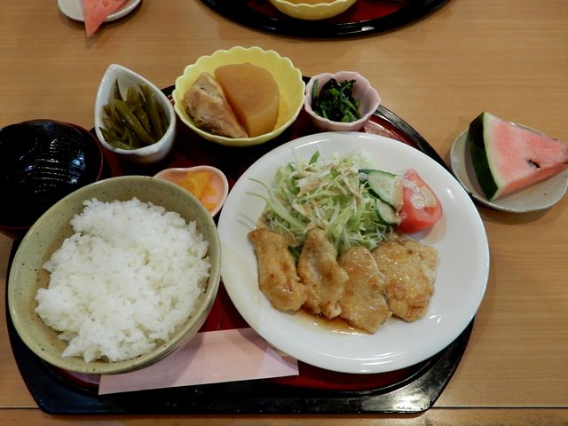 ��������񂳂�̃��j���F�[���̓��e�ʐ^1