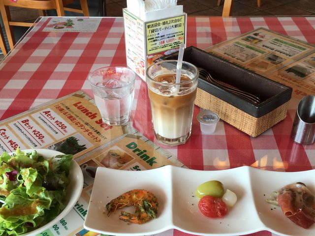 O C set
؂́AȂ̂`
VNȖ؂Ɋ_TRATTORIA   i|̕