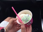 ʂ̃T[eBACXN[߃^Eq~Tu[iX̓eʐ^1