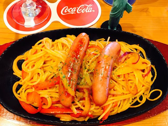 䂳DINER&BAR LIBERTY oeB[̓eʐ^1