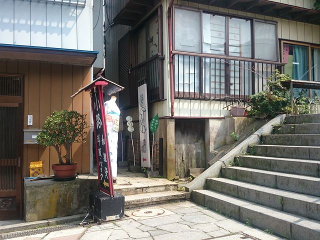 ΒiX炱ׂ̍Hn܂B_|ĂĂ܂