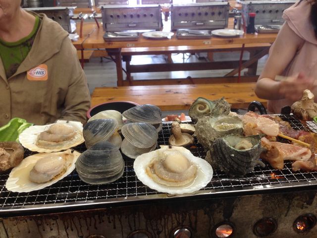 ĂԂ͓lňꖇBςׂďĂԂɃTChj[B_ς