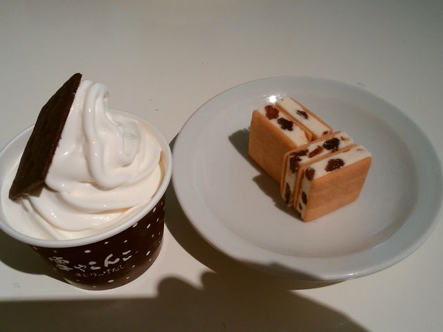 ���x�H�ׂĂ���������_�Z�Ԓ��{�X