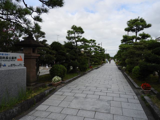 �������O����قڒ����Ō��΂�Ă���_�O�c�����揊