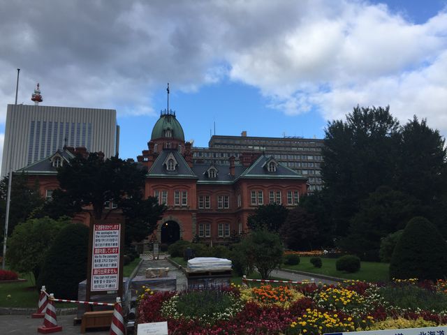 �Ԓd�Ƌ����ɂ����ċL�O�B�e�����������ł�_�k�C�������{����(�Ԃ�񂪒���)