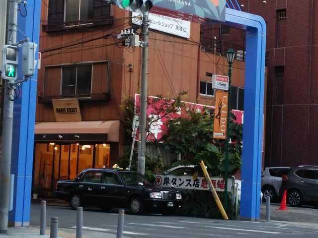 �����Q�[�g_�I�����W�X�g���[�g(���Ԓʂ�)