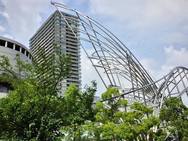 ���̉H�̂悤�ȃI�u�W�F�����p�ق̃G���g�����X�B(�����̌����͎����Ȋw�قƍ��w�}���V����)_�������۔��p��