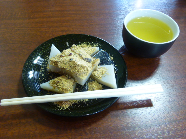 ayukononǐcv rrc̓eʐ^1