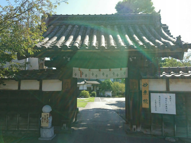 �R��_����@