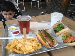 ݂̃VFCN VbN O傤ؓXiSHAKE SHACKjւ̓eʐ^1