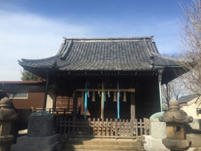 立派な本殿です。_諏訪神社