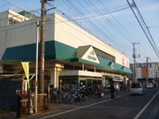 gV[̃}GcߊԓX̓eʐ^1