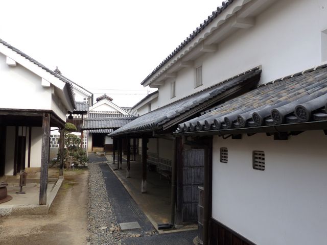 �𑢑q��_����|�{�w�Έ�ƏZ��