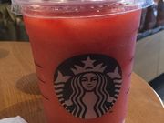 ELLE����̃X�^�[�o�b�N�X�E�R�[�q�[ ���z�\�ԓX�̓��e�ʐ^1