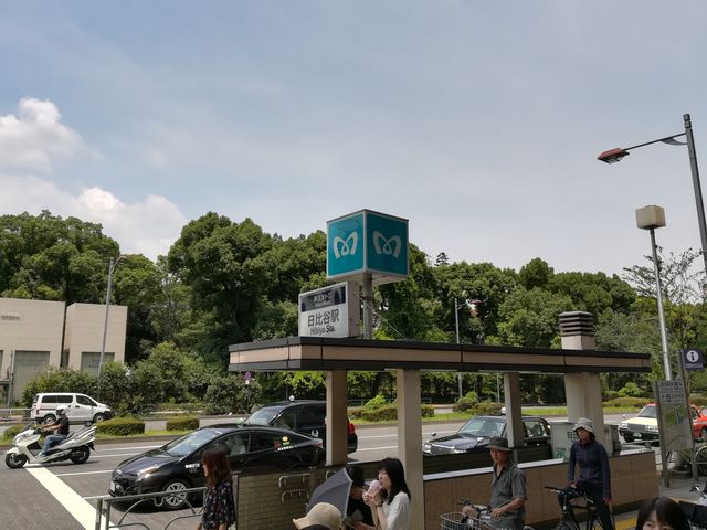 ����J�����ڂ̑O�ł��B_�������g������J���� ����J�w